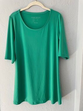 Susan Graver Green Scoop Neck Short Sleeve Top